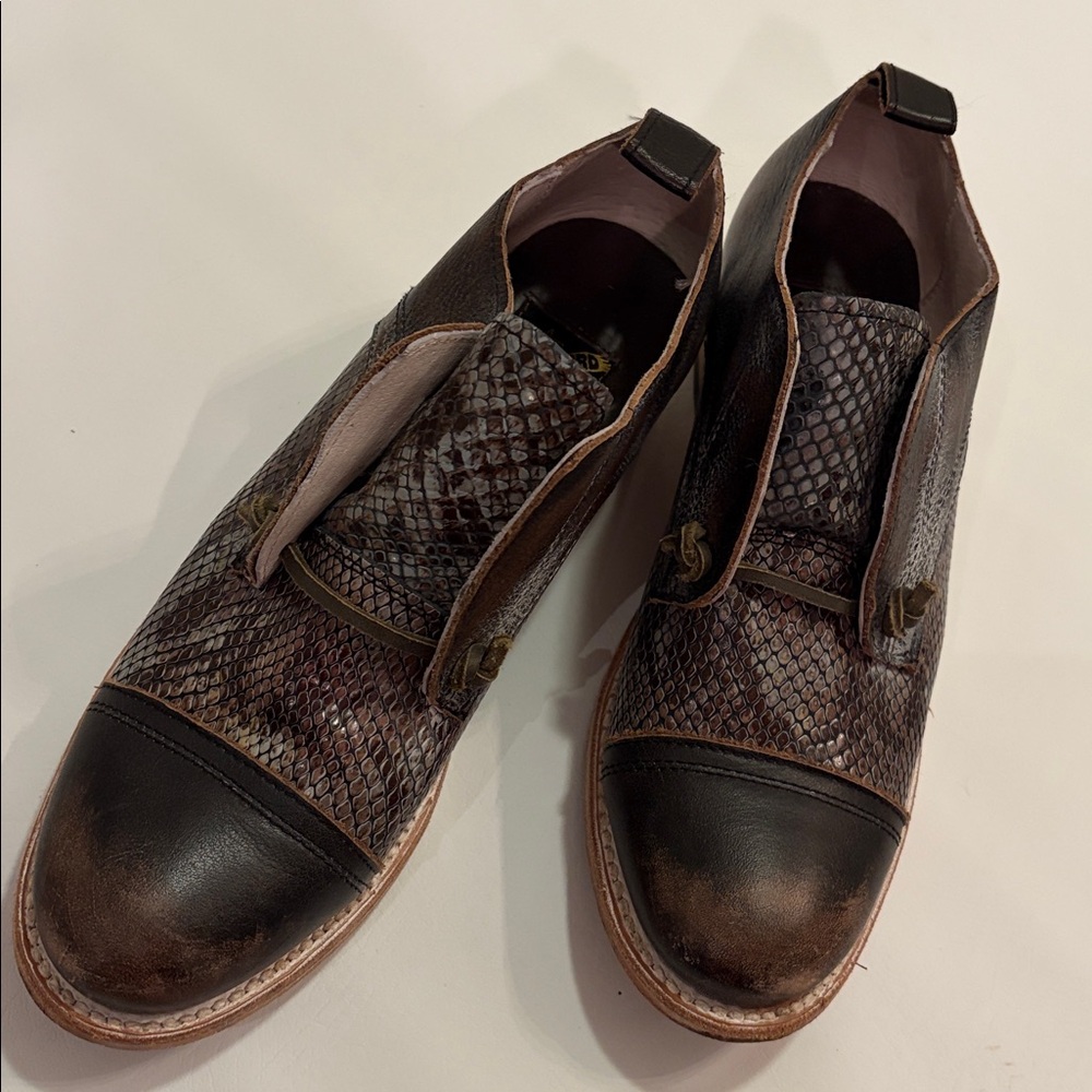 Freebird Women’s Shoes Animal Print FB
Mabel Oxford Shoes Size 9 - Picture 5 of 15